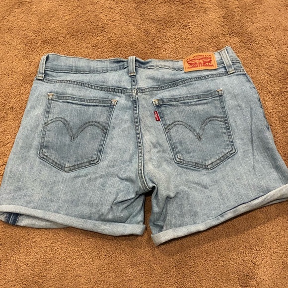 Levi’s Light Wash Distressed Denim Shorts - Picture 3 of 5